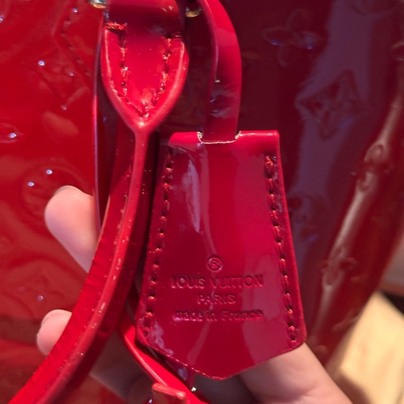 Louis Vuitton Alma patent leather handbag - Picture 7 of 10